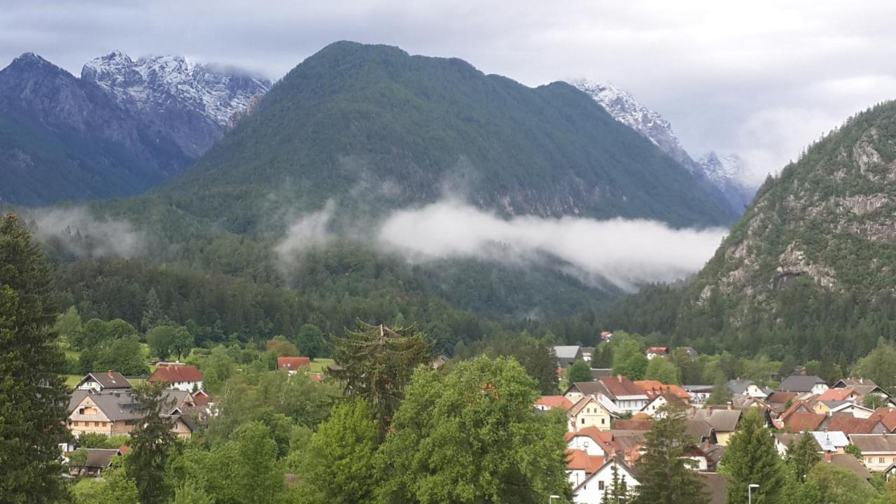 Zajcek Apartma Mojstrana Exterior foto
